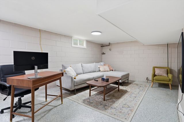 306 N 16th Avenue, Beech Grove, IN 46107