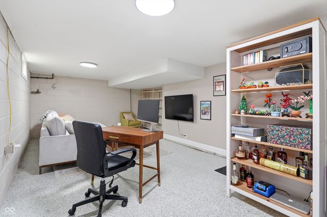306 N 16th Avenue, Beech Grove, IN 46107