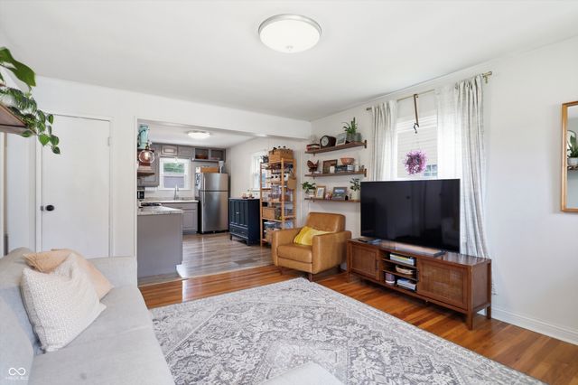 306 N 16th Avenue, Beech Grove, IN 46107