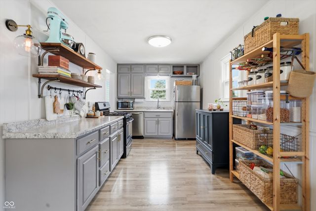 306 N 16th Avenue, Beech Grove, IN 46107