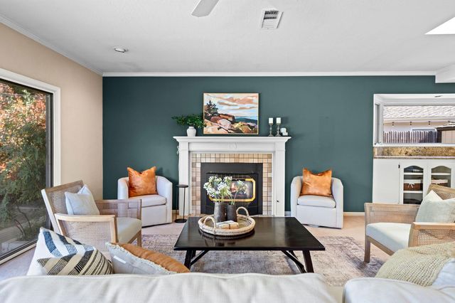 1574 Barnett Cir, Carmichael, CA 95608