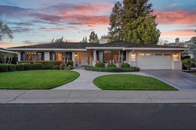 1574 Barnett Cir, Carmichael, CA 95608