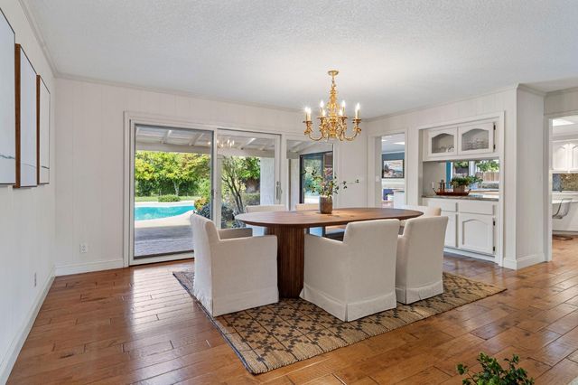 1574 Barnett Cir, Carmichael, CA 95608