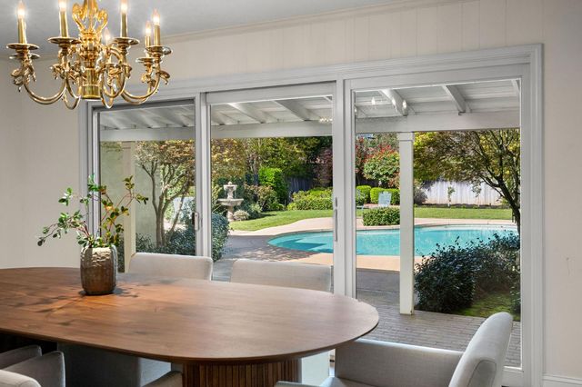 1574 Barnett Cir, Carmichael, CA 95608