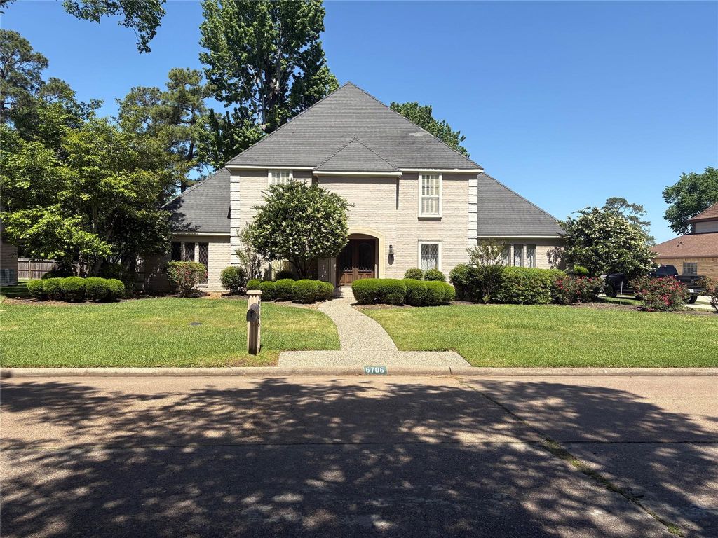 6706 Wimbledon Estates Drive, Spring, TX 77379