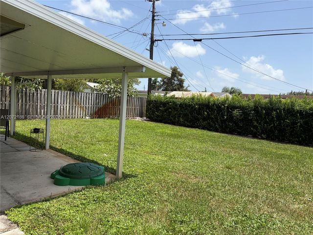 7810 NW 11th Court, Pembroke Pines, FL 33024