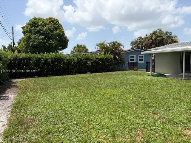7810 NW 11th Court, Pembroke Pines, FL 33024