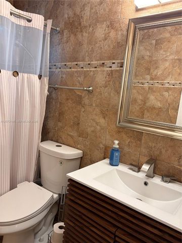 7810 NW 11th Court, Pembroke Pines, FL 33024