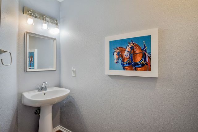 4905 W Wedgefield Road, Granbury, TX 76049