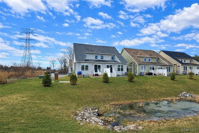 902 Carriage Lane, West Seneca, NY 14224