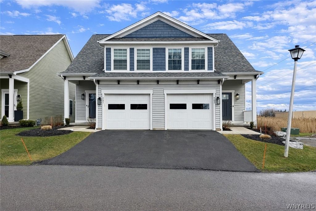 902 Carriage Lane, West Seneca, NY 14224