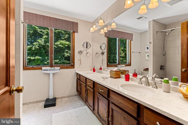 4 BRICKFORD LN, Baltimore, MD 21208