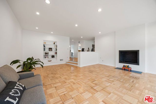 1410 Jonesboro Drive, Los Angeles, CA 90049