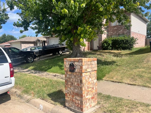 4320 Meadowknoll Drive, Fort Worth, TX 76123