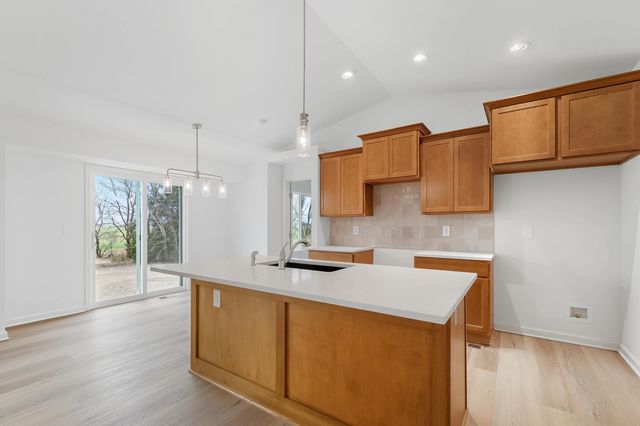 909 W 17th, Harper, KS 67058