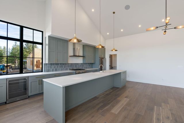 3118 NW Crossing Drive, Bend, OR 97703