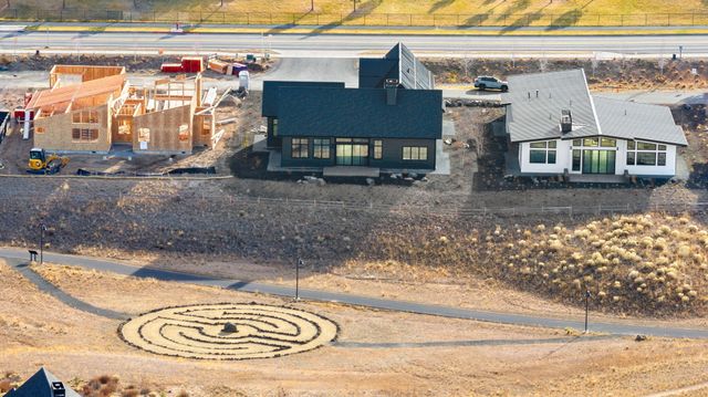 3118 NW Crossing Drive, Bend, OR 97703