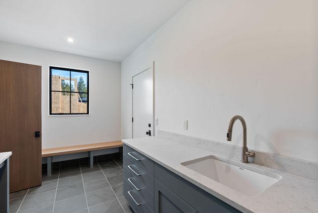 3118 NW Crossing Drive, Bend, OR 97703