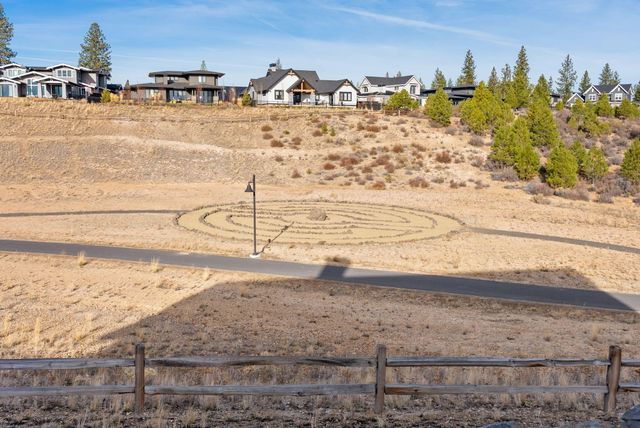 3118 NW Crossing Drive, Bend, OR 97703