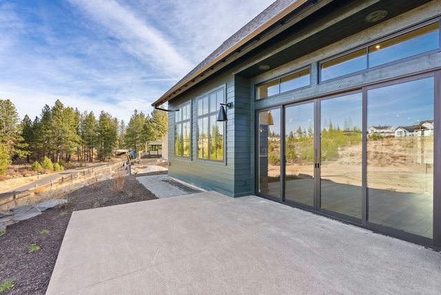 3118 NW Crossing Drive, Bend, OR 97703