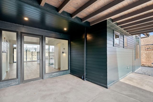 3118 NW Crossing Drive, Bend, OR 97703