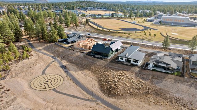 3118 NW Crossing Drive, Bend, OR 97703