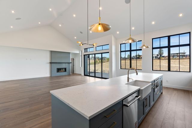 3118 NW Crossing Drive, Bend, OR 97703