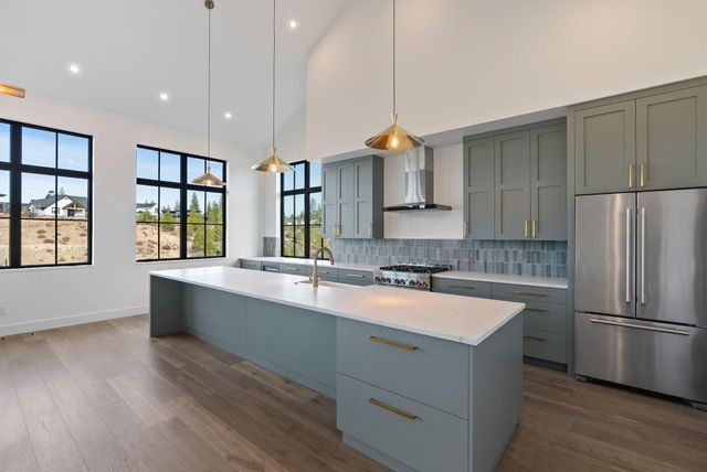 3118 NW Crossing Drive, Bend, OR 97703