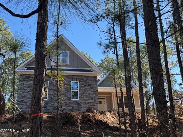 494 Longleaf Drive, West End, NC 27376