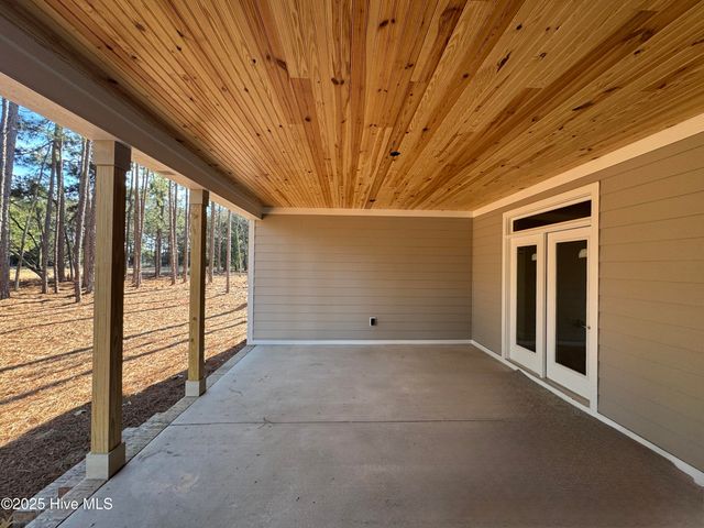 494 Longleaf Drive, West End, NC 27376