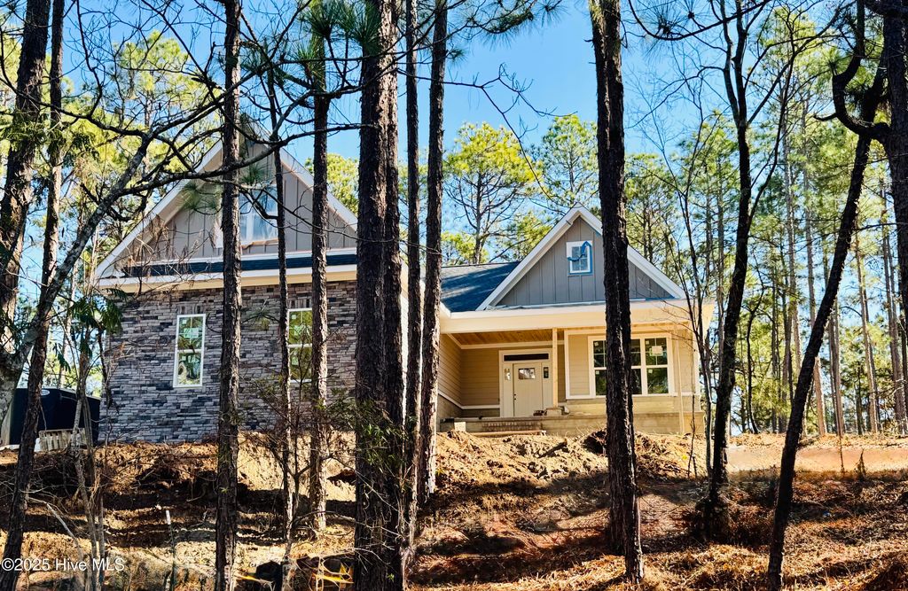 494 Longleaf Drive, West End, NC 27376