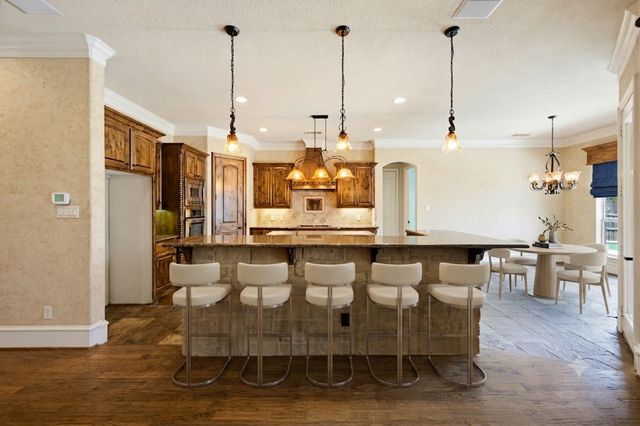 7713 Silverleaf Drive, North Richland Hills, TX 76182