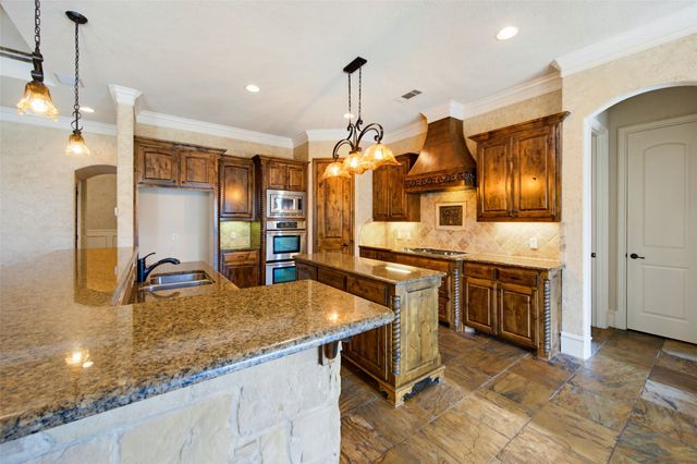 7713 Silverleaf Drive, North Richland Hills, TX 76182