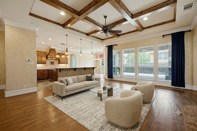 7713 Silverleaf Drive, North Richland Hills, TX 76182