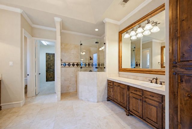 7713 Silverleaf Drive, North Richland Hills, TX 76182