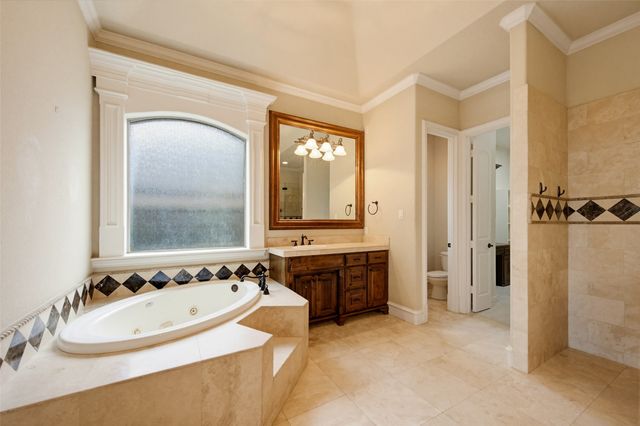 7713 Silverleaf Drive, North Richland Hills, TX 76182
