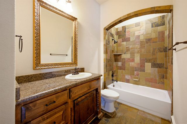 7713 Silverleaf Drive, North Richland Hills, TX 76182
