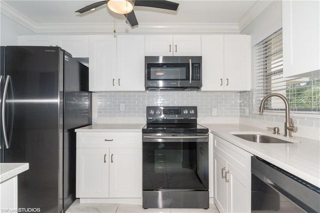 501 Forest Lakes BLVD 1-311, Naples, FL 34105
