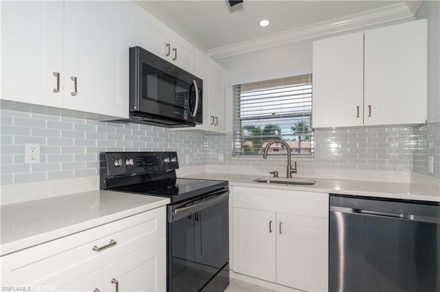 501 Forest Lakes BLVD 1-311, Naples, FL 34105