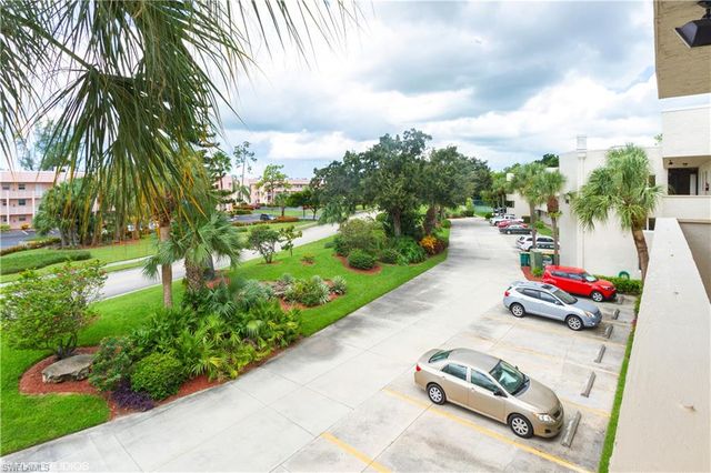 501 Forest Lakes BLVD 1-311, Naples, FL 34105