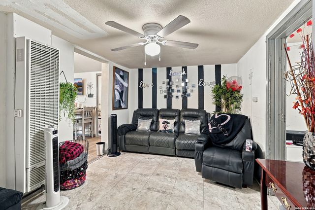 828 Fenfield Ave, San Antonio, TX 78211