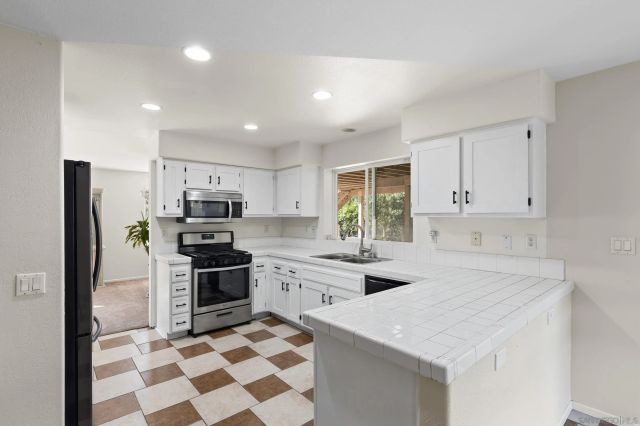 609 Jacks Creek Road, Escondido, CA 92027