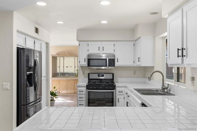 609 Jacks Creek Road, Escondido, CA 92027