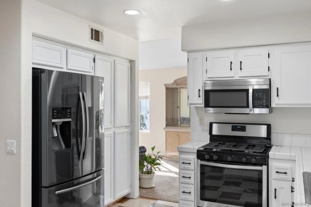 609 Jacks Creek Road, Escondido, CA 92027