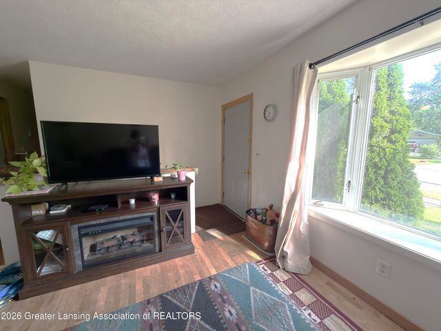 4326 Davlind Drive, Holt, MI 48842