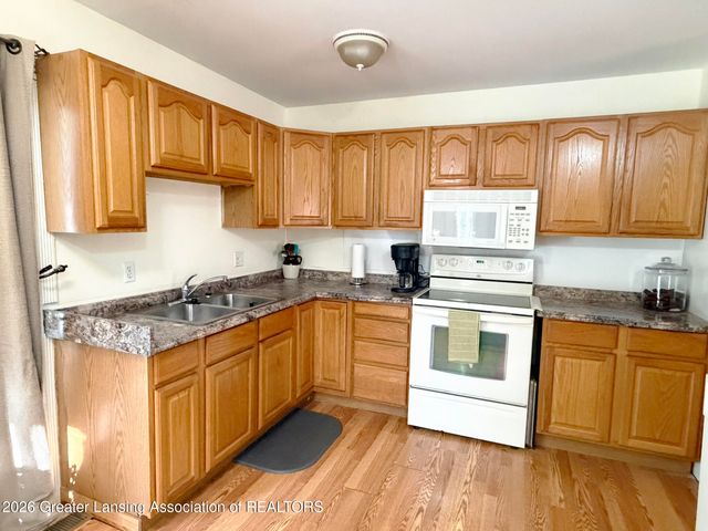4326 Davlind Drive, Holt, MI 48842