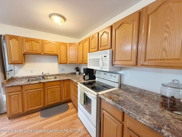 4326 Davlind Drive, Holt, MI 48842