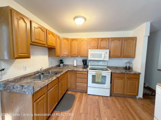 4326 Davlind Drive, Holt, MI 48842