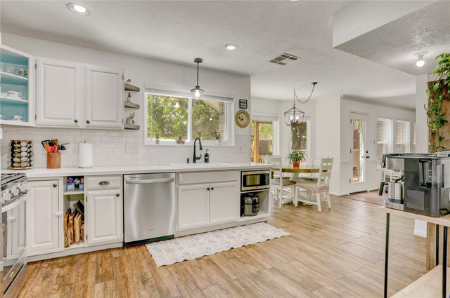 14314 Fair Knoll Way, Houston, TX 77062