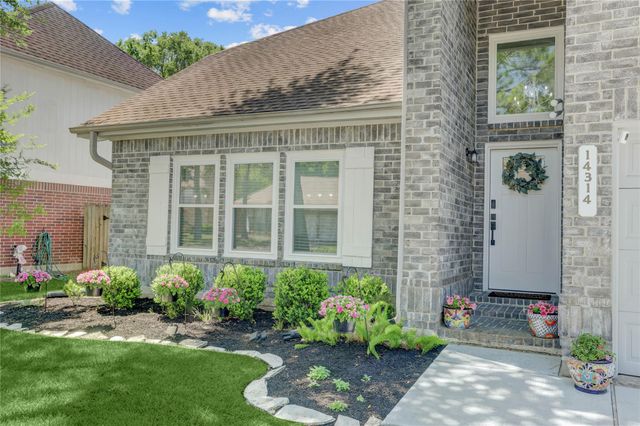 14314 Fair Knoll Way, Houston, TX 77062